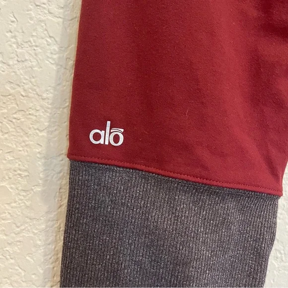 Alo Yoga Goddess Leggings in Berry / Stormy - Picture 8 of 9